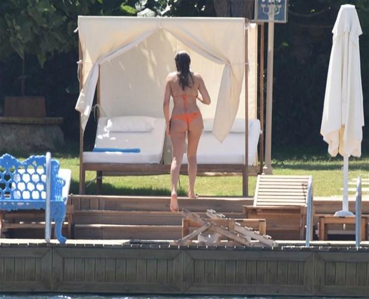 Serenay Sarıkaya sosyal medyayı salladı