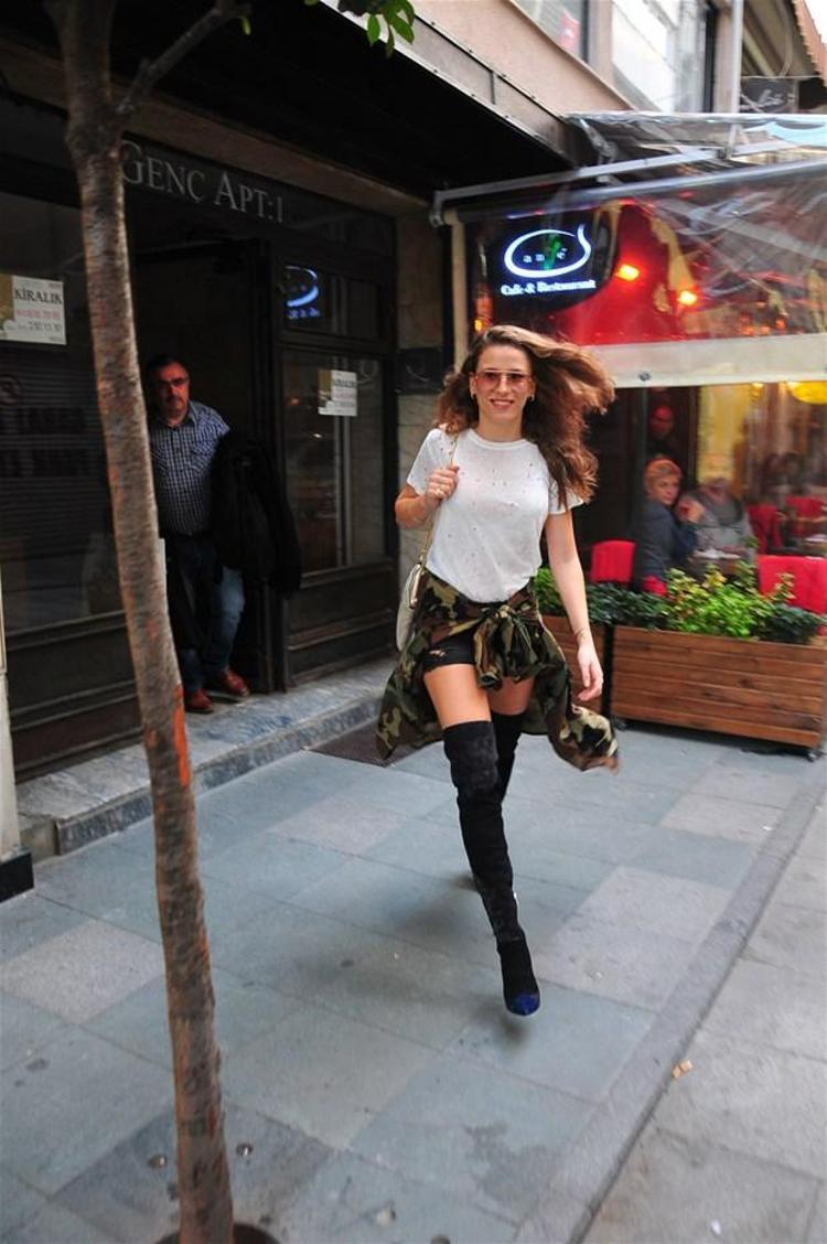 Serenay Sarıkaya sosyal medyayı salladı
