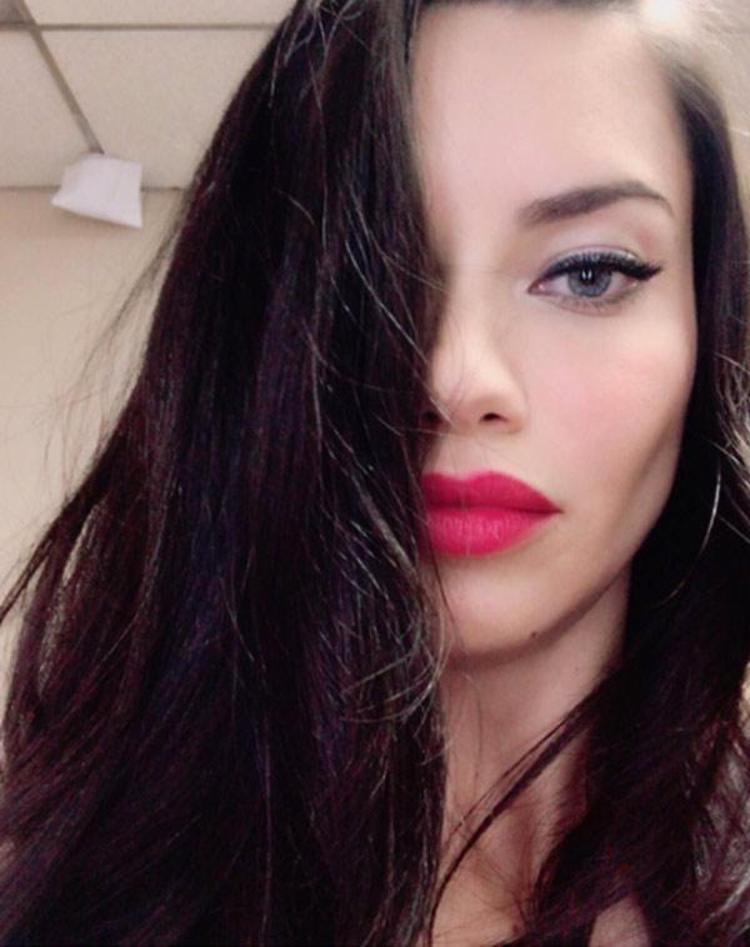 Ortaya çıktı Survivorın o yarışmacısı ile Adriana Lima...