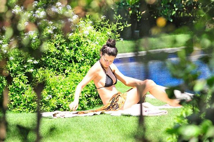 Ortaya çıktı Survivorın o yarışmacısı ile Adriana Lima...