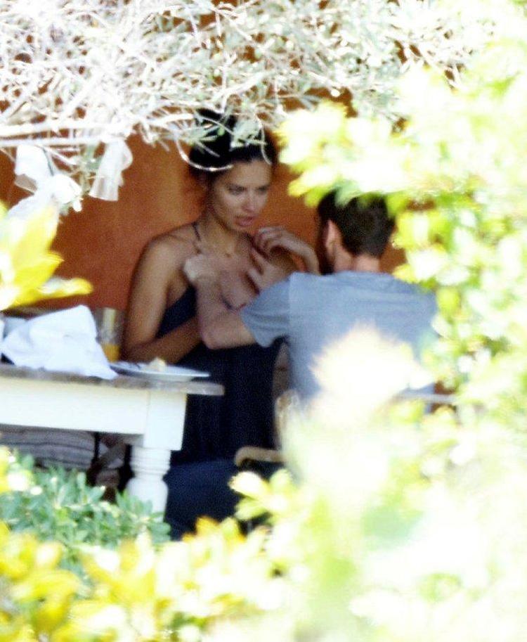 Ortaya çıktı Survivorın o yarışmacısı ile Adriana Lima...