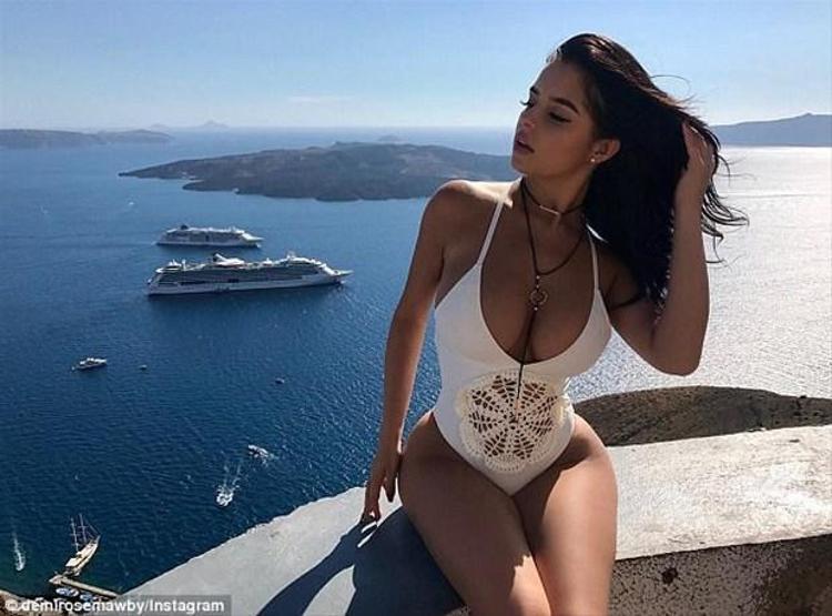 Seksi manken komşuda ortaya çıktı