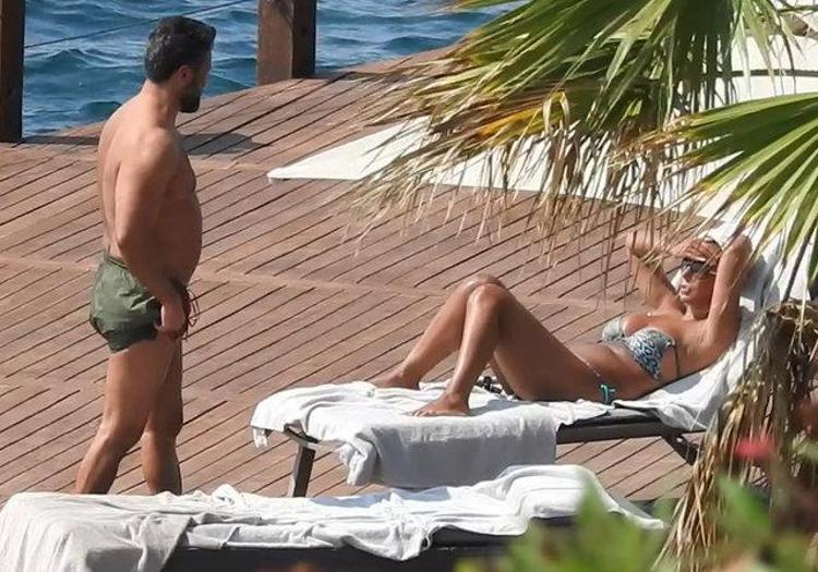 Asena ve Hasan Dere çifti Bodrumda aşka geldi