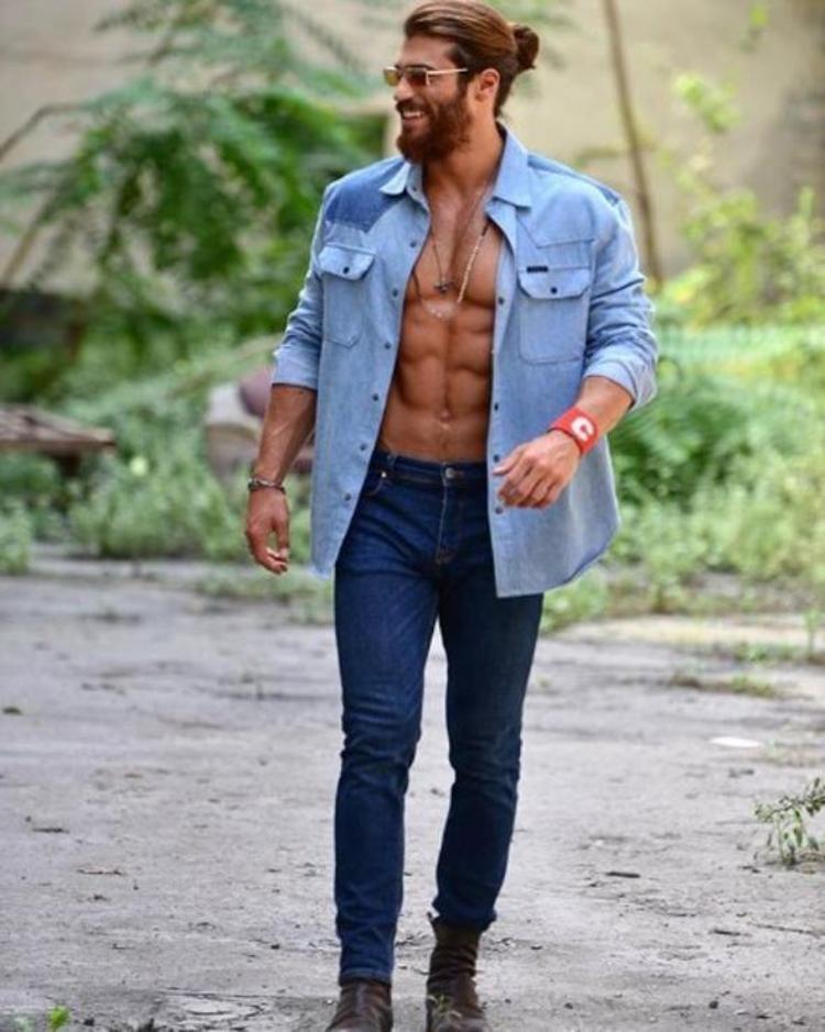 Can Yaman ve Rabia Yaman aşk yaşıyor