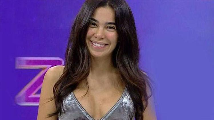 Asena Atalay, yeni yıla kendinden 5 yaş küçük aşkıyla girdi.