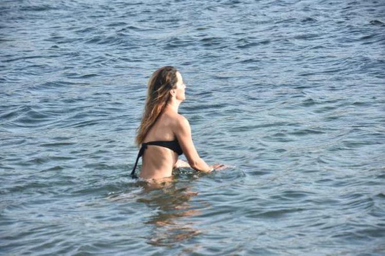 Yıldız Asyalı geçen mayısta çıkardığı ‘Kütür Kütür Aşk’ single’ı için de “Herkesin dilinde” yorumunu yaptı. (Posta/Ali Keser)