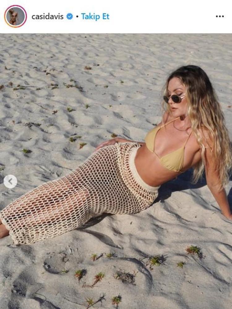 Cassandre Davis yine büyüledi Bikinisiyle verdiği pozlar...