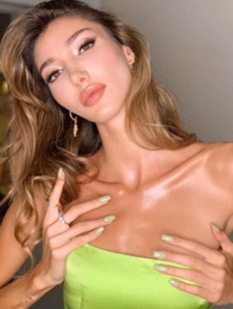 Şevval Şahin derin yırtmaçlı elbisesiyle olay oldu Photoshop mu