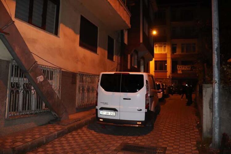 Zonguldakta eski sevgili dehşeti Genç kadını defalarca bıçakladı...