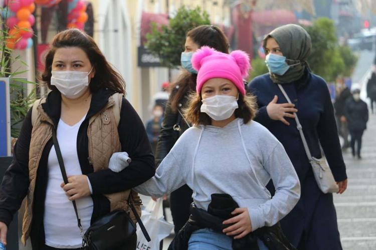 Hafta içi ve hafta sonu sokağa çıkma yasağı ile ilgili yeni karar İşte o 37 il...