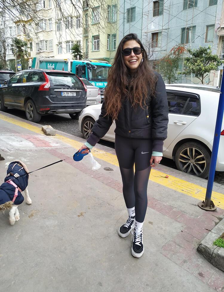 Dilara Aksüyekten çoraplı gönderme Abi beni bi sal