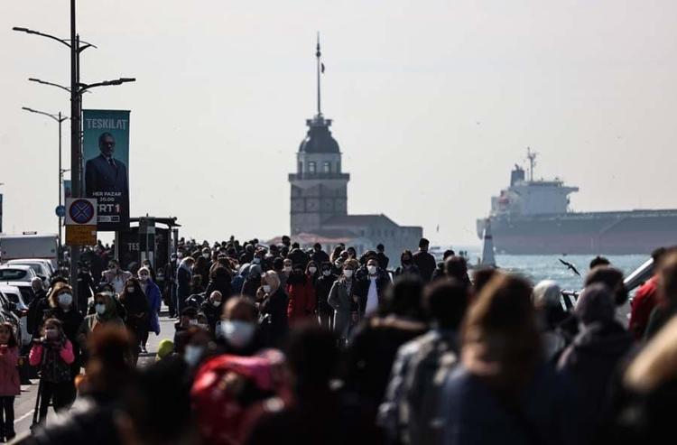 Hafta içi ve hafta sonu sokağa çıkma yasakları ile ilgili yeni kararlar 10 gün, peş peşe duyuruyorlar, her şey terse döndü...