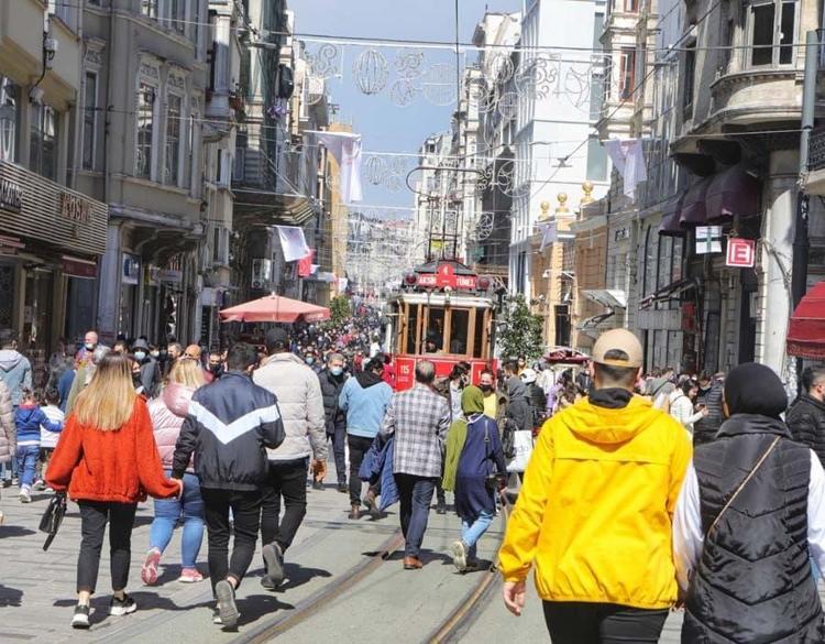 Hafta içi ve hafta sonu sokağa çıkma yasakları ile ilgili yeni kararlar 10 gün, peş peşe duyuruyorlar, her şey terse döndü...
