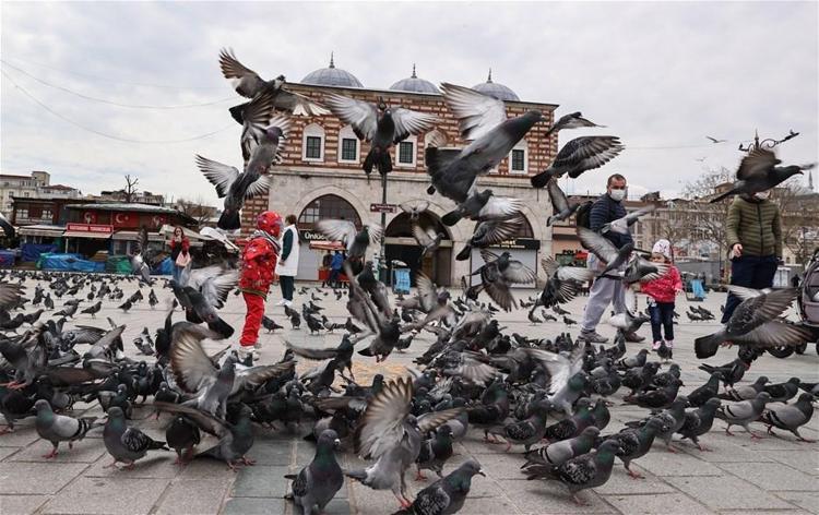 Hafta içi ve hafta sonu sokağa çıkma yasağı ile ilgili flaş açıklama Tam kapanma için kritik tarih