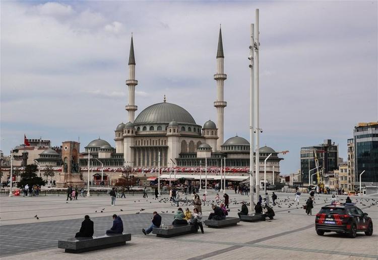 Hafta içi ve hafta sonu sokağa çıkma yasağı ile ilgili flaş açıklama Tam kapanma için kritik tarih