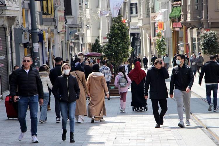 Hafta sonu ve hafta içi sokağa çıkma yasaklarıyla ilgili flaş açıklama Ve açılıyor Kafeler, restoranlar, okullar...