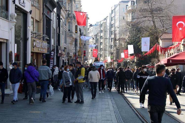 Normalleşme planı belli oldu Saatler değişecek, sokağa çıkma yasağı ve...