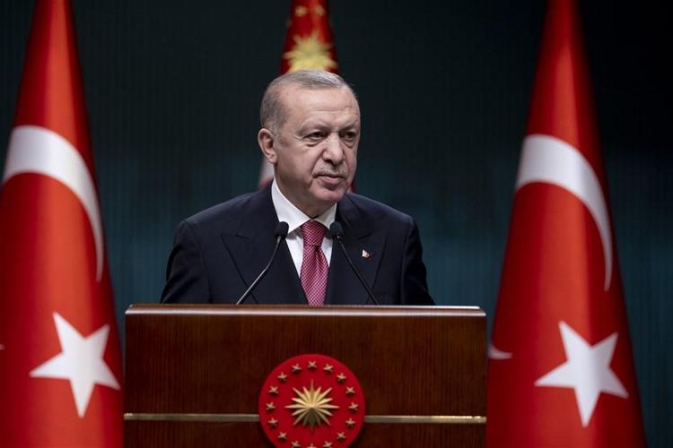 Hafta içi ve hafta sonu sokağa çıkma yasağı saatleri değişti Resmen açıklandı...