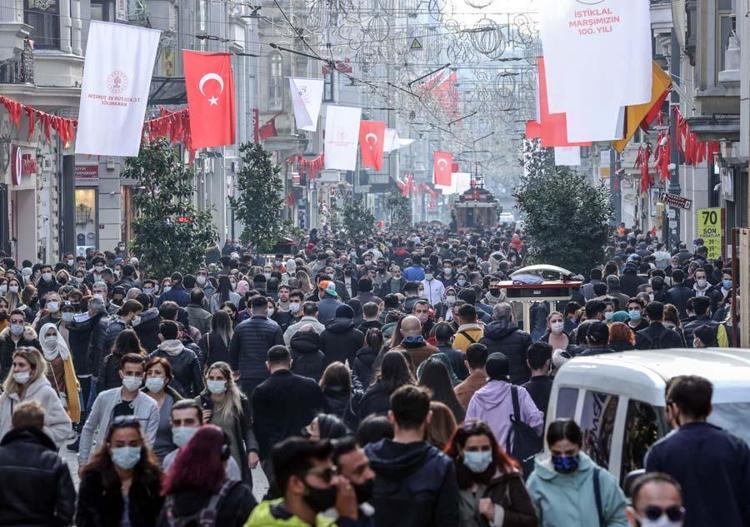 Hafta içi ve hafta sonu sokağa çıkma yasağı saatleri değişti Resmen açıklandı...