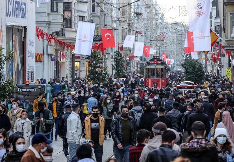 Hafta içi ve hafta sonu sokağa çıkma yasağı saatleri değişti Resmen açıklandı...