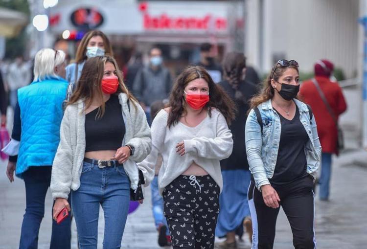 Hafta içi ve hafta sonu sokağa çıkma yasağı saatleri değişti Resmen açıklandı...
