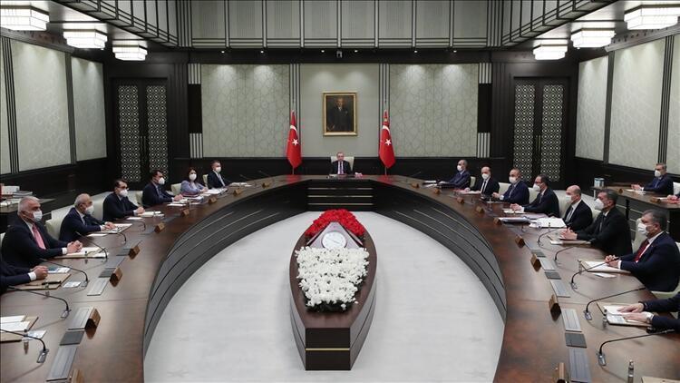 Hafta sonu hafta içi sokağa çıkma yasaklarıyla ilgili son dakika açıklaması Bugün belli olacak Saatler ve pazar günü yasağı...