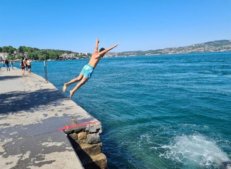 Hafta sonu hafta içi sokağa çıkma yasaklarıyla ilgili son dakika açıklaması Bugün belli olacak Saatler ve pazar günü yasağı...