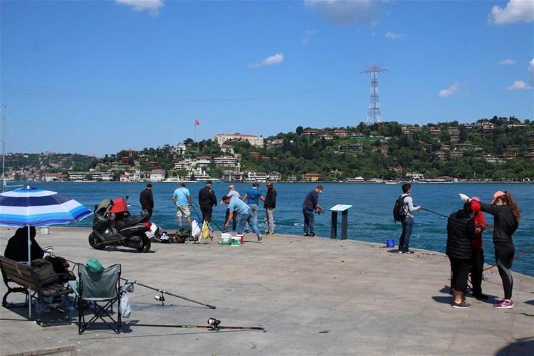 Hafta sonu hafta içi sokağa çıkma yasaklarıyla ilgili son dakika açıklaması Bugün belli olacak Saatler ve pazar günü yasağı...