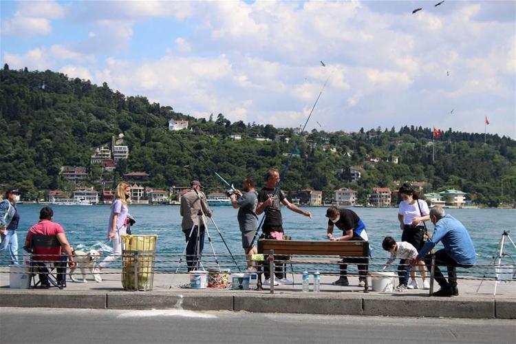 Hafta sonu hafta içi sokağa çıkma yasaklarıyla ilgili son dakika açıklaması Bugün belli olacak Saatler ve pazar günü yasağı...