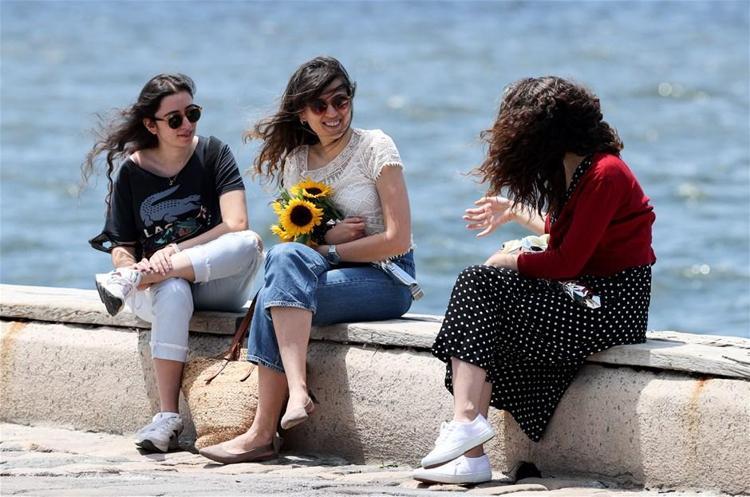Hafta sonu hafta içi sokağa çıkma yasaklarıyla ilgili son dakika açıklaması Bugün belli olacak Saatler ve pazar günü yasağı...