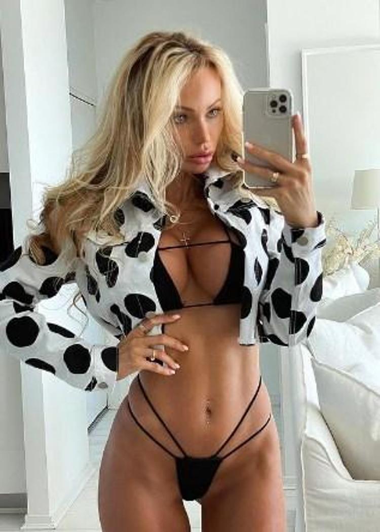 Abby Dowse Instagram’ı salladı