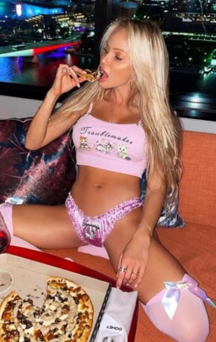 Abby Dowse Instagram’ı salladı