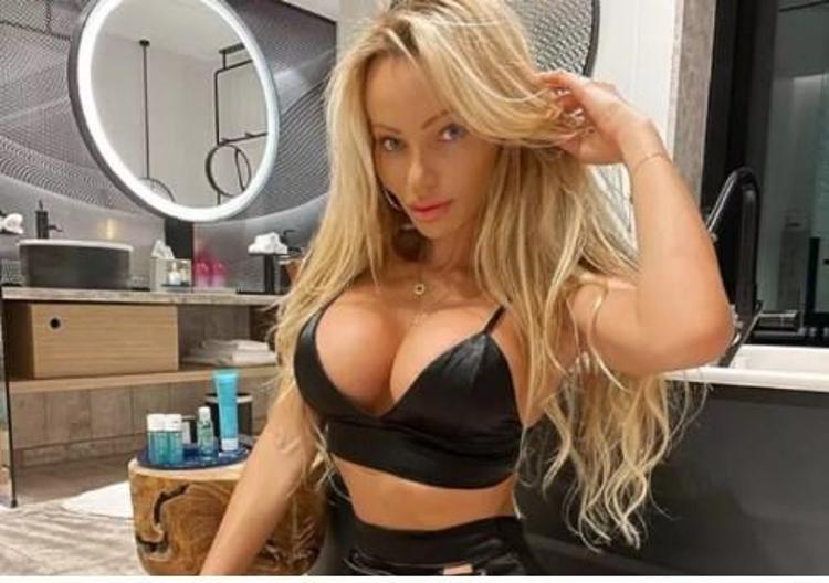 Abby Dowse Instagram’ı salladı