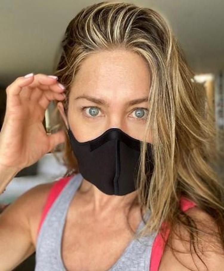 Jennifer Aniston: Aşı olmayan arkadaşlarımla görüşmüyorum