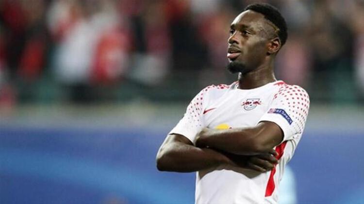 Fenerbahçenin diğer transfer adayı ise Augustin. Fransa Lig 1 ekibi Nantesta forma giyen Fransız golcü Jean-Kevin Augustin ile ilgileniyor. Nantes ile iletişime yakın zamanda geçilecek.