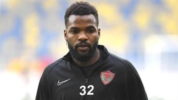 Ara transfer döneminde Rus ekibi Krasnodardan 8 milyon euroluk teklif alan Gabonlu yıldız kulübü kabul etse de, Hatayspordan ayrılmak istememişti. Yıldız oyuncunun hedefi Süper Ligde forma giymeye devam etmek.