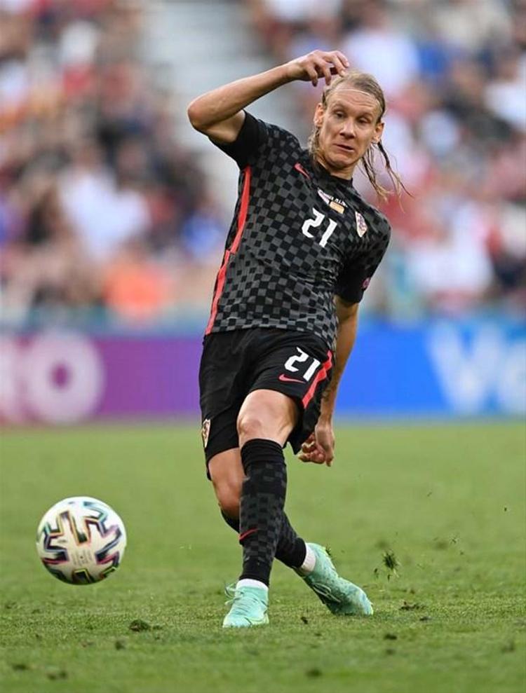 Beşiktaş Transfer Komitesi bu gelişme üzerine rotayı yeniden listedeki diğer oyuncu Willian Jose’ye çevirdi. Brezilyalı futbolcu için yapılan kiralama teklifine sıcak bakmayan Real Sociedad Yönetimi, bonservis için 6 milyon Euro istediğini yineledi.