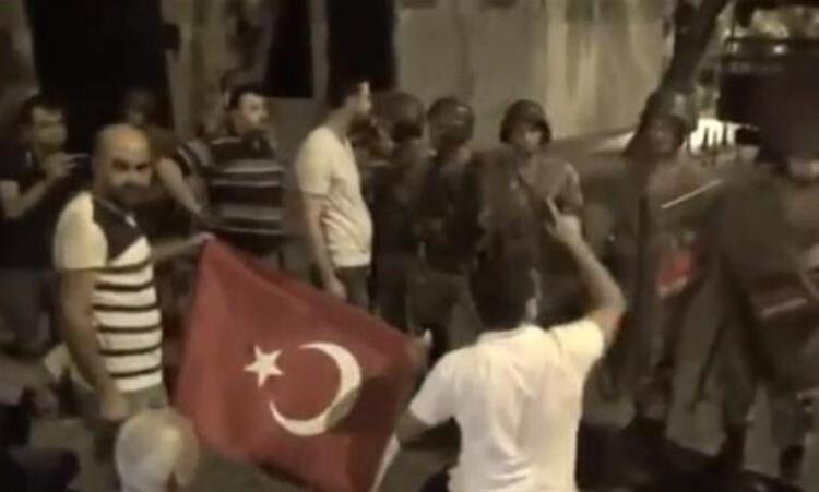 Ünlülerden 15 Temmuz mesajları geldi Sizi hiçbir zaman unutmayacağız