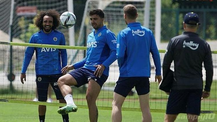 İngiltere Premier Lig ekibi Norwich Citynin kısa süre içinde Ozan Tufan için resmi bir teklif getirmeye hazırlandığı öne sürüldü... İddianın sahibi ise İngiliz gazeteci Paddy Davitt.