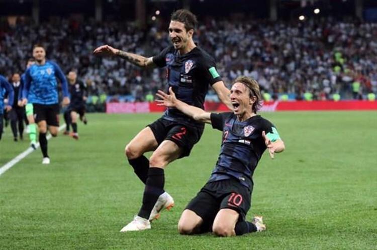 Öte yandan Hırvatistan Milli Takımında forma giyen yıldız sağ bek için kulübü Atletico Madrid ile de büyük ölçüde anlaşma sağlandı.