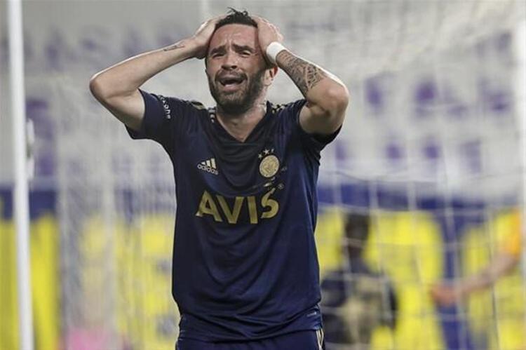 Fenerbahçeden herhangi bir sözleşme uzatma teklifi almayan Gökhan Gönülün Çaykur Rizesporla görüştüğü ve imza atmaya yakın olduğu iddia edilmişti.