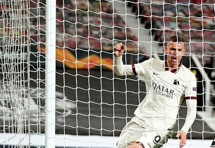 İtalyan basınından La Gazzetta Dello Sportun haberine göre, Fenerbahçenin Edin Dzekoya sunduğu teklif ortaya çıktı.