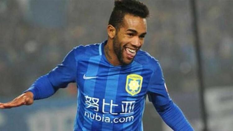 Çin ekibi Jiangsu ile yollarını ayıran ve boşta olan 31 yaşındaki yetenekli futbolcu için bütçede yer açmaya çalışan siyah-beyazlılar, gözden düşen ve gönderilmesi planlanan Adem Ljajic’in ayrılma ihtimalini de göz önünde bulunduruyor.