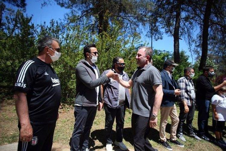 İki taraf kadro planlaması, transferler, Şampiyonlar Ligi ve maaş konusundaki isteklerini masaya koydu.
