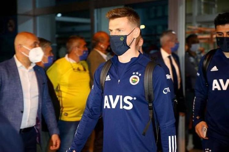 Serdar Aziz 2.5 yıldır formasını giydiği Fenerbahçede 64 resmi karşılaşmada görev yaptı. Serdar Aziz 64 maçta 8 gol kaydederken 1 asist yaptı ve toplamda 9 gole doğrudan katkı sağladı.