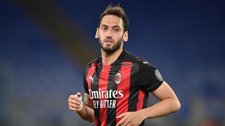 Hakan Çalhanoğluna İtalyadan Juventus başta olmak üzere Avrupadan ve Katardan teklifler olduğu iddia ediliyor. Hakan Çalhanoğlu ile Galatasarayın da yakından ilgilendiği ifade edilmişti.
