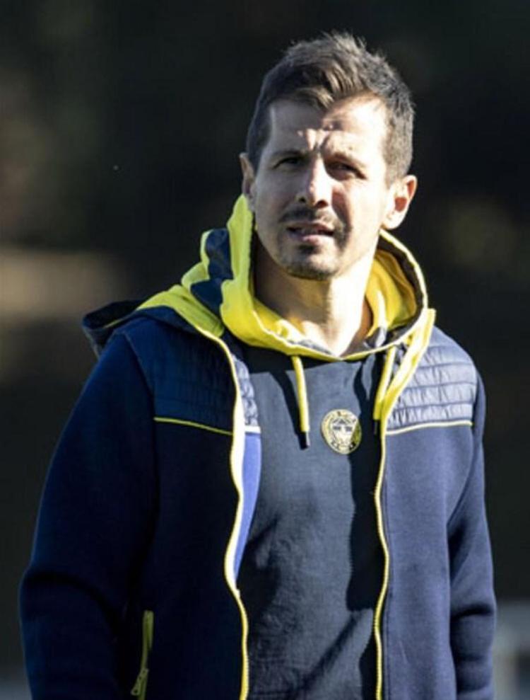 Fenerbahçede yönetim Belözoğlu gitse de sportif direktörlük müessesini devam ettirme kararı aldı. Sarı lacivertlilerin mamasında bir çok isim olsa iki aday çok ön plana çıkıyor.