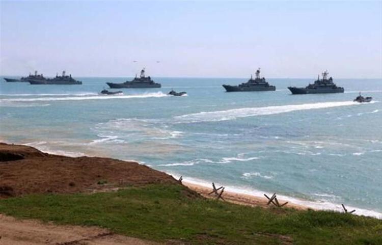 Rusyanın Baltık Denizi kıyısında, ABD gemileri için hazırladığı bir tuzak olduğu biliniyordu. Rus medyasında çıkan haberlere göre Moskove, ABD gemilerini Baltık Denizi sularında çok ciddi bir tuzağa çekiyor. St.Petersburga yaklaşan Amerikan savaş gemileri Rus filosu, askeri uçakları ve kıyı füze sistemleri tarafından kuşatılıp sıkıştırılabilir.