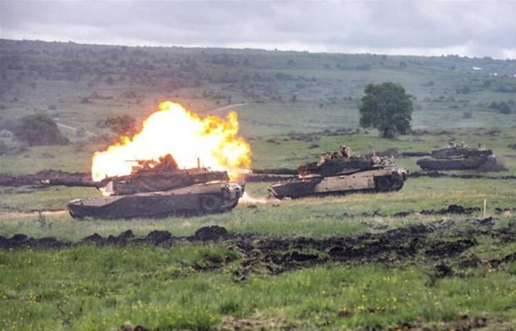 NATO, Türk askerinin çok önemli bir rol oynadığı tatbikat için hedefin Rusya olmadığını söylüyor. NATO Genel Sekreter Vekili Mircea Geoana, Romanya’dan net bir mesaj göndermek istiyoruz deyip ekledi: