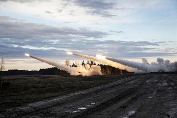 Gövde gösterisinin Steadfast Defender 2021 bölümü için Türk ordu birlikleri Mayıs ayı başında yola çıktı, 1356 askerin yanı sıra 214 aracın yer aldığı kafile Romanyaya ulaştı.